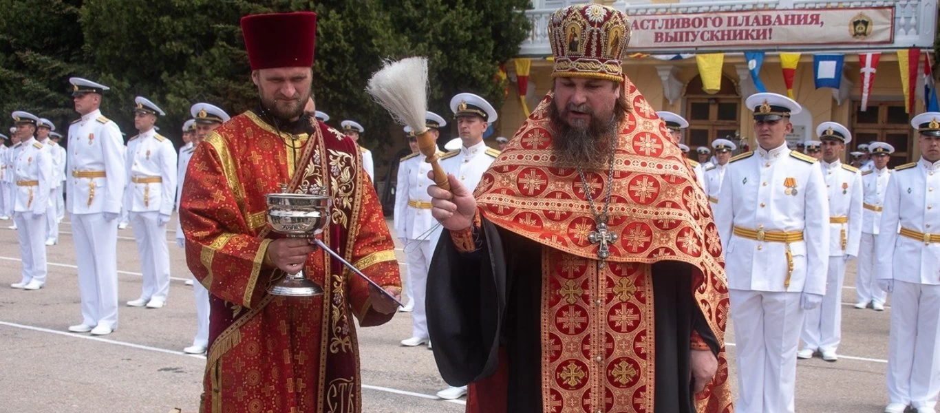 Ρωσία: Ορκίστηκαν 12.000 νέοι αξιωματικοί και υπαξιωματικοί που αποφοίτησαν από τις στρατιωτικές σχολές!